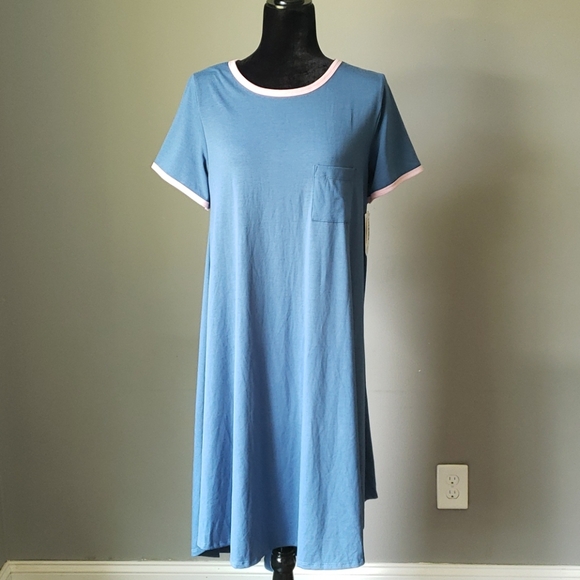 LuLaRoe Dresses & Skirts - NWT Lularoe Carly Dress